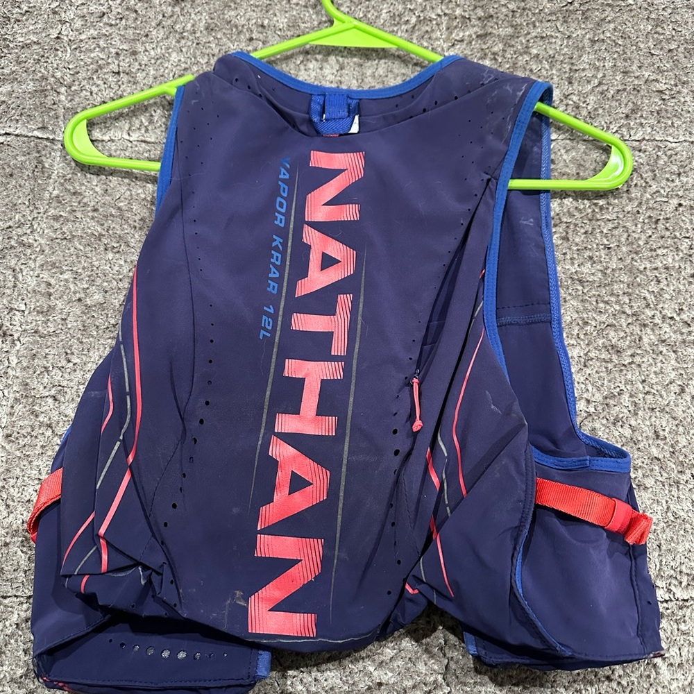 Used Nathan Running Vest - Picture 2 of 3